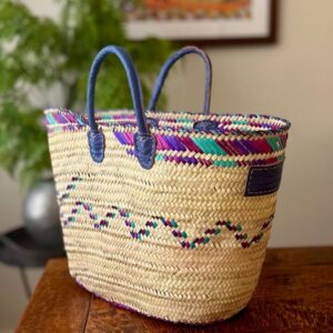 Cesta marroquí de mercado tejida a mano de paja