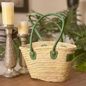 Cesta marroquí de mercado tejida a mano de paja